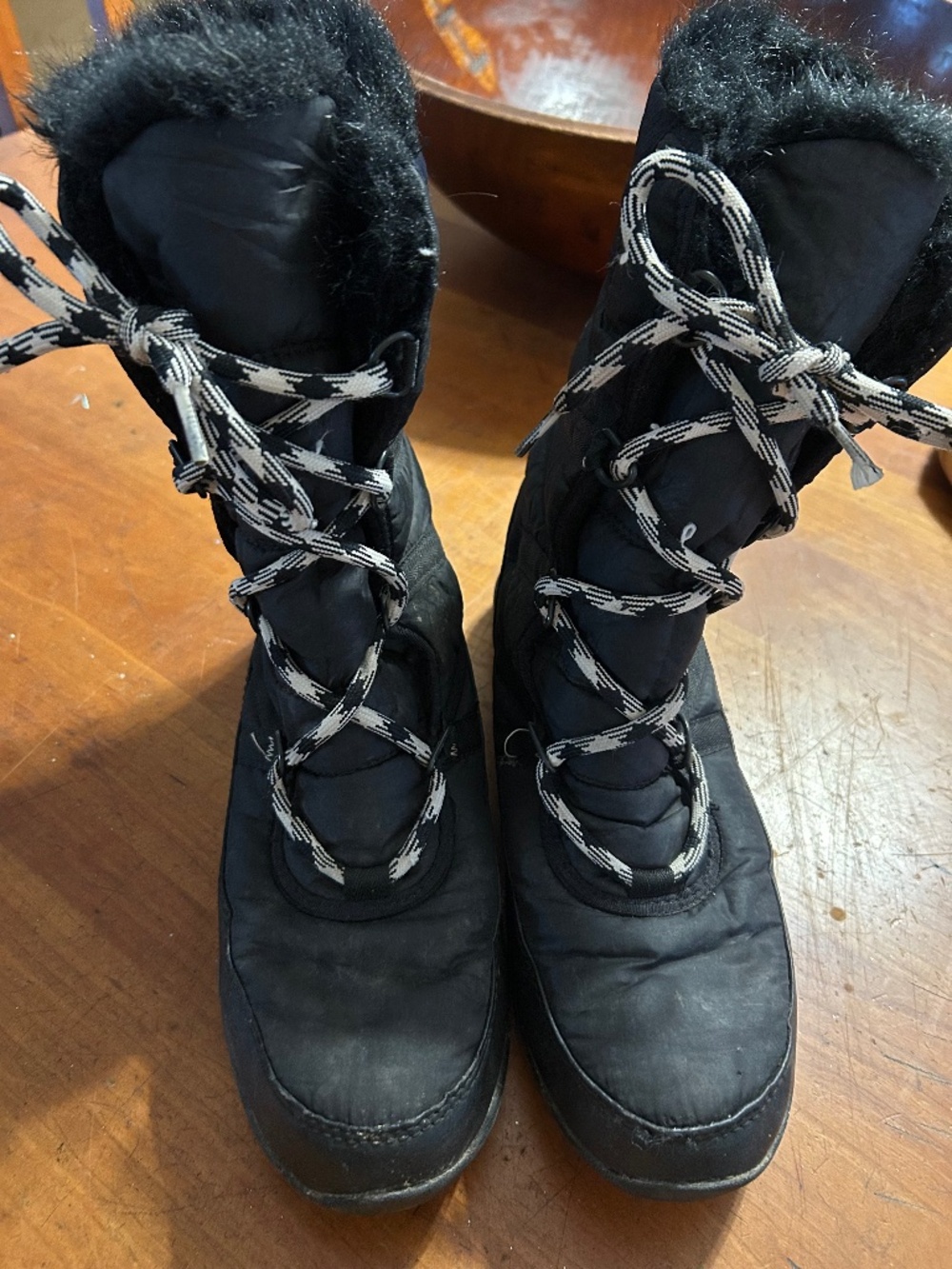 SOREL Black Fur Lined & Waterproof Lace up Boots Women 11
